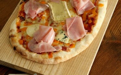 PIZZA DE JAMÓ YORK Y QUESO CON ORÉGANO