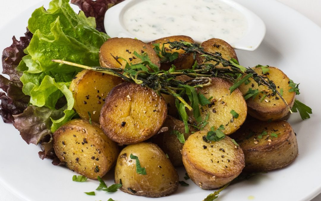 PATATAS AL HORNO CON ORÉGANO Y ROMERO